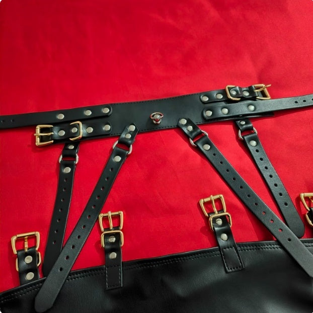 Front view of the Squared Leather Armbinder® from DOMINA STORE