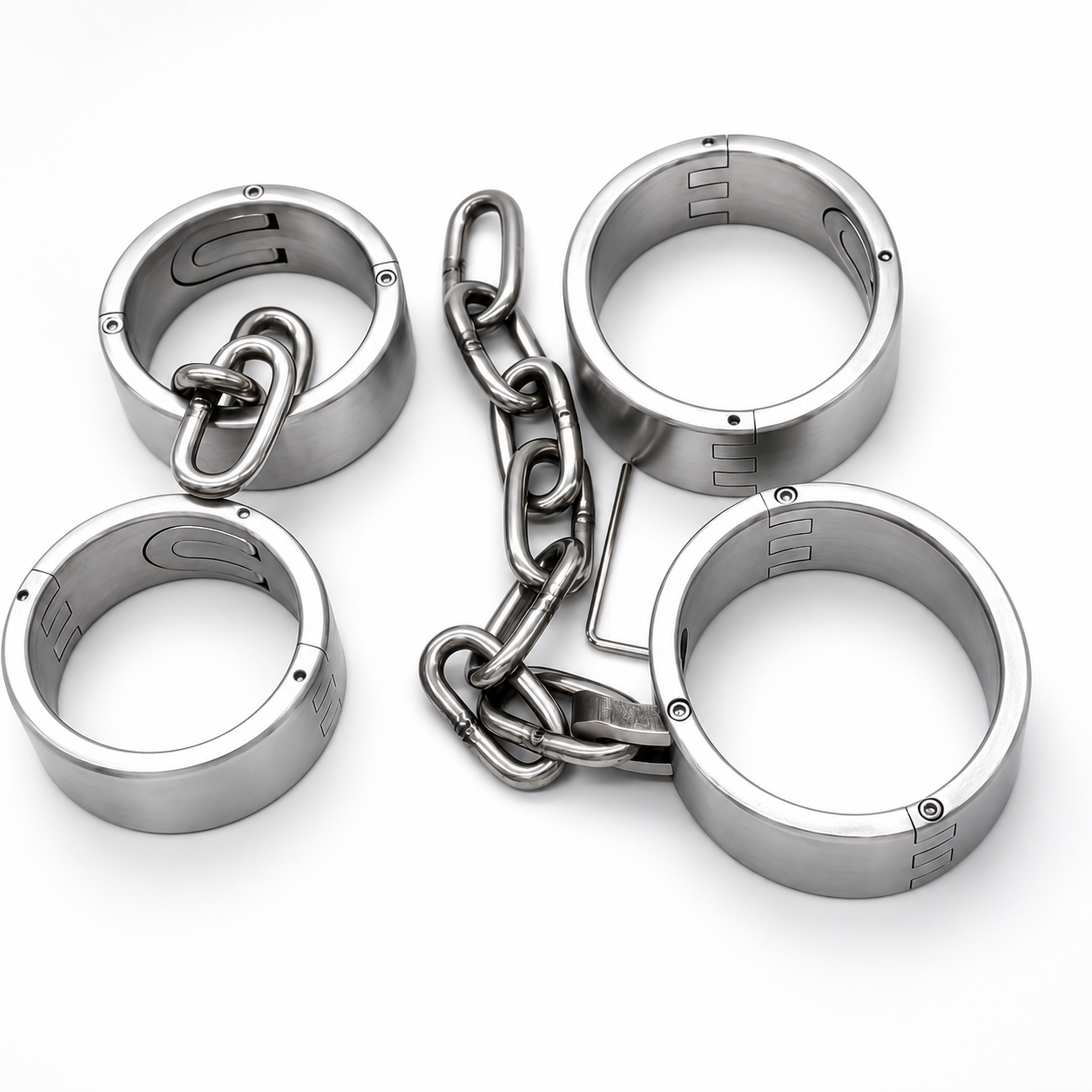 Oval stainless steel shackles available in multiple sizes