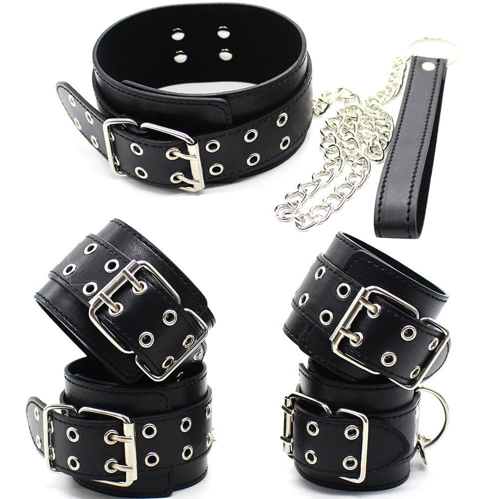 Bondage Cuff Set 