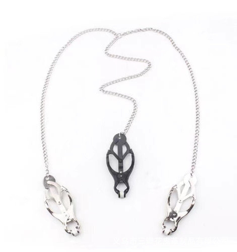 Shop Elegant Nipple Clamp Chain | Le Château BDSM 